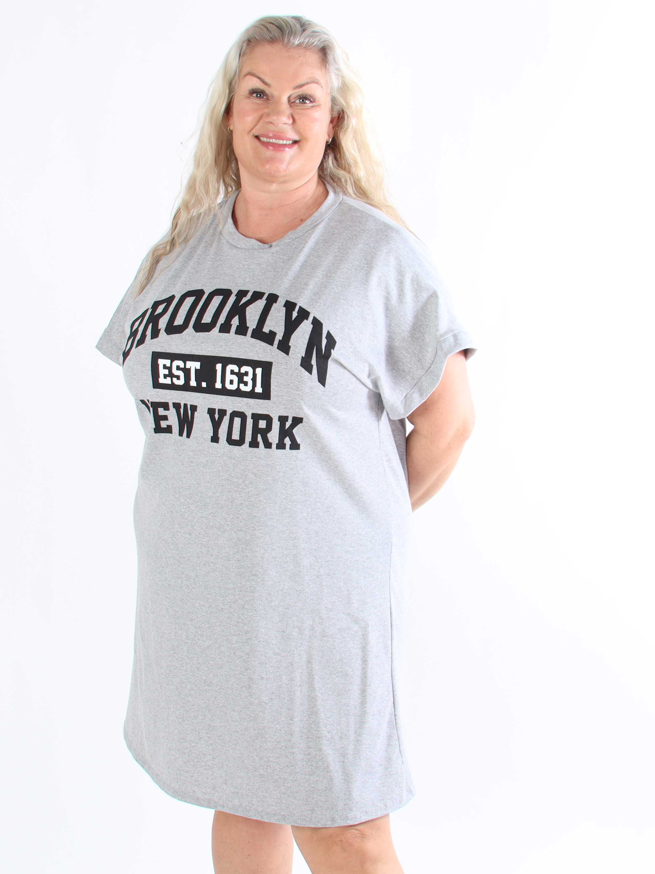 Tasmine - Plus size brooklyn t-shirt kjole i blødt bomuld